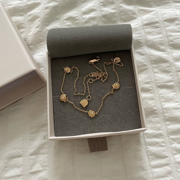 Shell necklace - Picture 2 of 3